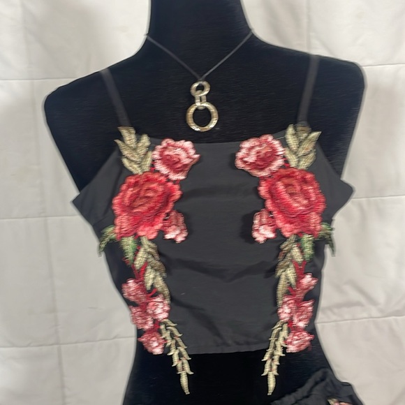 2 Piece Halter Top and Bottom - Picture 2 of 7